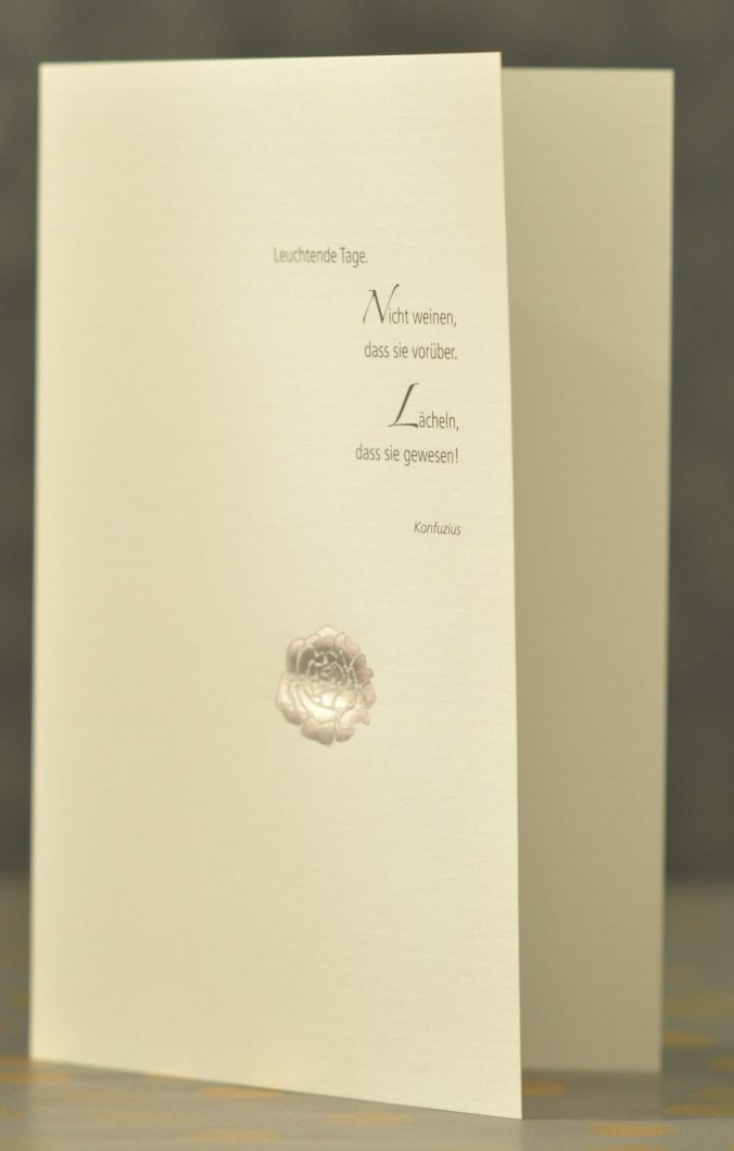 Kondolenzkarte, grosse Rose, Werkraum Berlin, Baruther Akzidenzen, weiß gerippter Karton, Rose silbern, original Letterpress , Ulrich Teschner